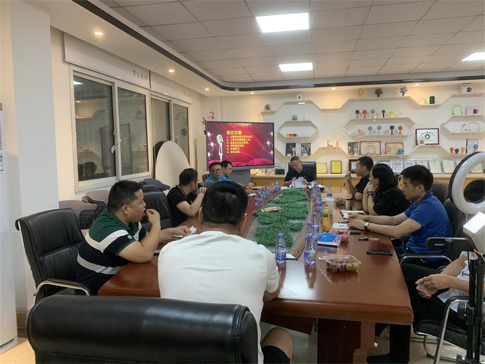 深圳市鄱阳鄱阳┃以商养会终成行 鄱商整装再出发——深圳市鄱阳鄱阳8月份会长会议召开(图6) 93a4f08aff66170c12440a22c41964e.jpg